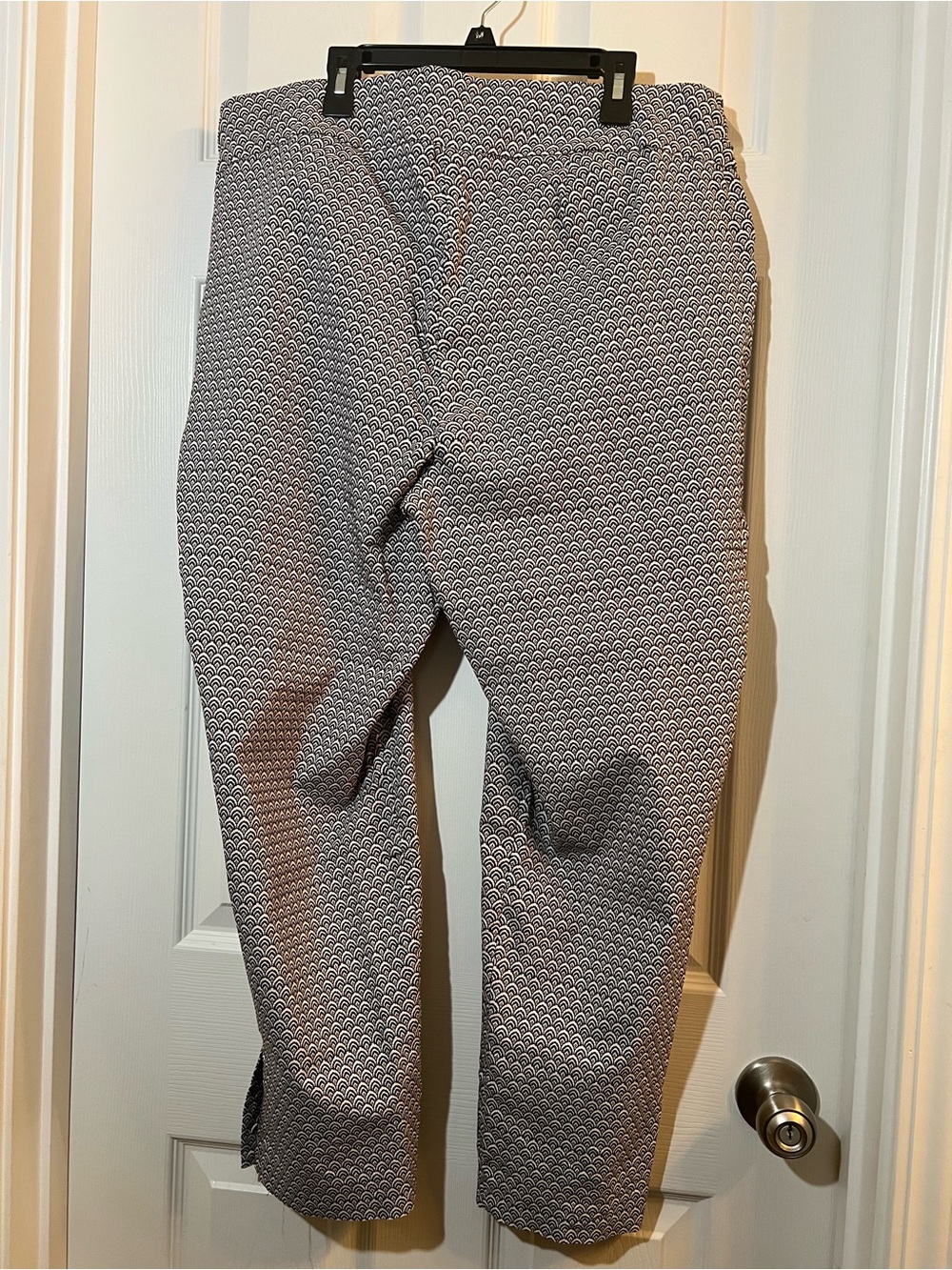 Chico's perfect stretch Black and White Patterned Leggings size 2.5 or 14 - Picture 4 of 5
